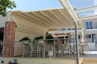 Οφέλη των Περγκολών PVC στην Αναβάθμιση του Εξωτερικού Χώρου Τέντες Μοκάς